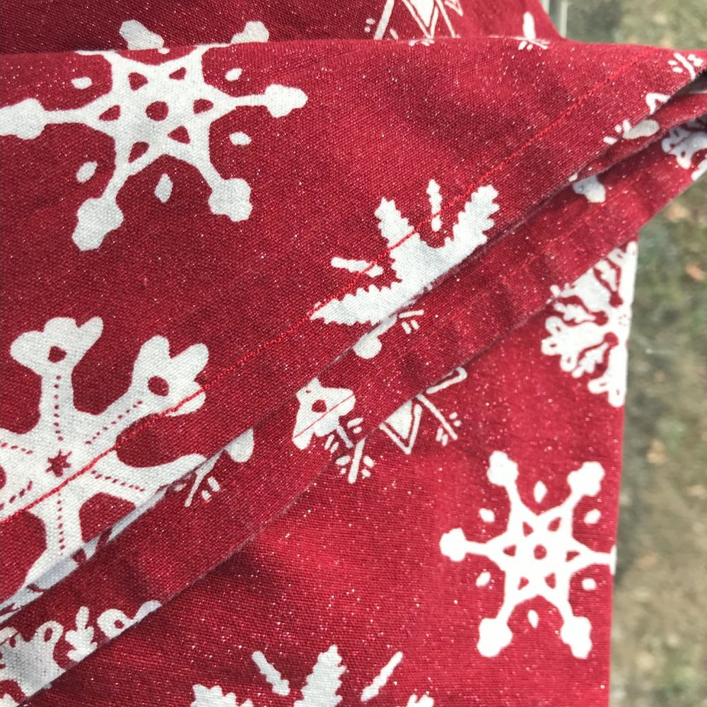 Red & White Snowflake Oblong Tablecloth Threshold Brand - Picture 4 of 7